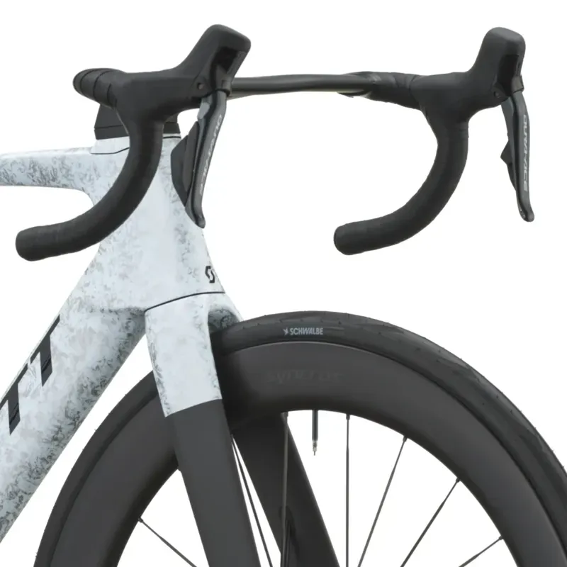 Scott Foil RC Pro Road Bike in Rush White/Carbon Black-5