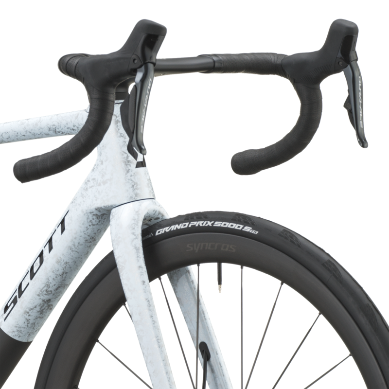 Scott Addict RC Pro Road Bike in Rush White/Carbon Black-4