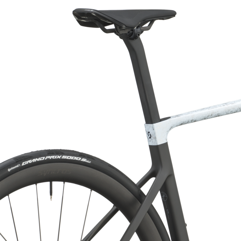 Scott Addict RC Pro Road Bike in Rush White/Carbon Black-7