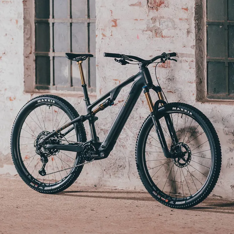 Cube Ams Hybrid one44 c:68x Slt 400x Gold 2024 carbon/gold-1