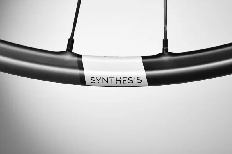 Synthesis E-Bike - 27.5+ Boost SRAM XD Black/Grey 27.5+ disc brake (6-bolt)