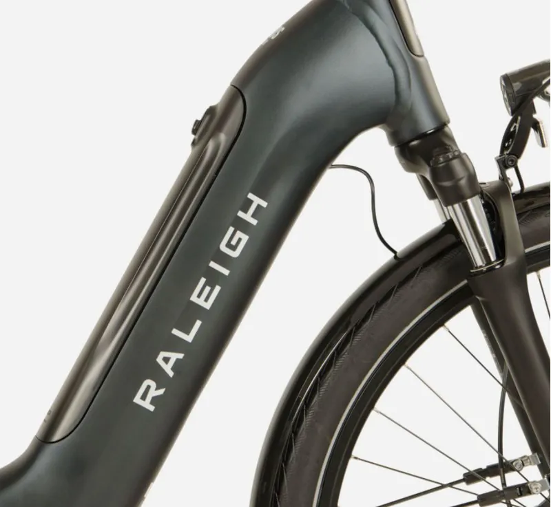 Raleigh Motus Grand Tour Low Step Hub Gear in Black -3