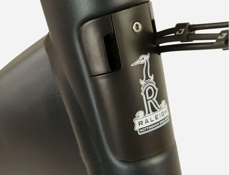 Raleigh Motus Grand Tour Low Step Hub Gear in Black -4