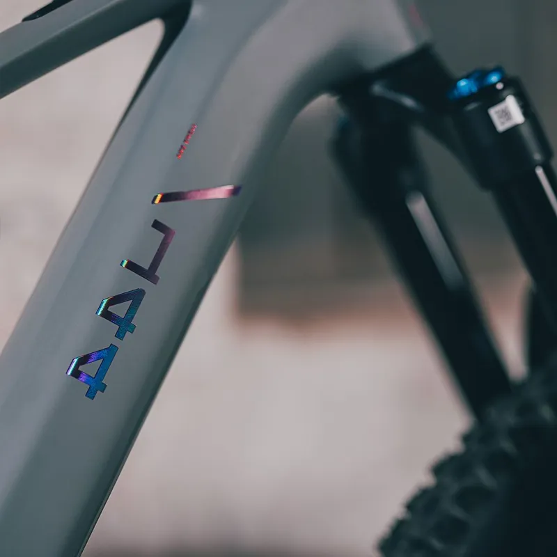 Cube Ams Hybrid one44 c:68x Tm 400x Grey 2024 swampgrey/purplereflex-4