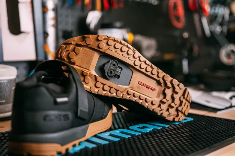 Shimano MT001 Cleat Multi Entry Silver pair-1