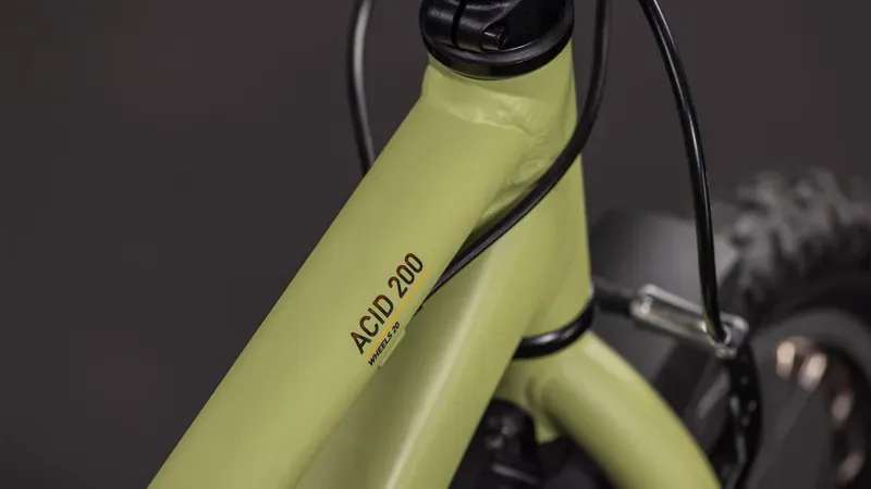 Cube Acid 200 FE Kids Bike in Light Olive/Orange-2