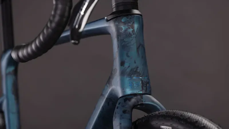 Cube Nuroad C:62 SLT Gravel Bike In Royal Green/Fume-9