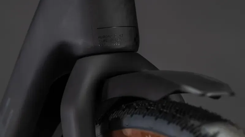 Cube Nuroad Hybrid C:62 Exc 400x FE E-Hybrid Bike in Blackline-6