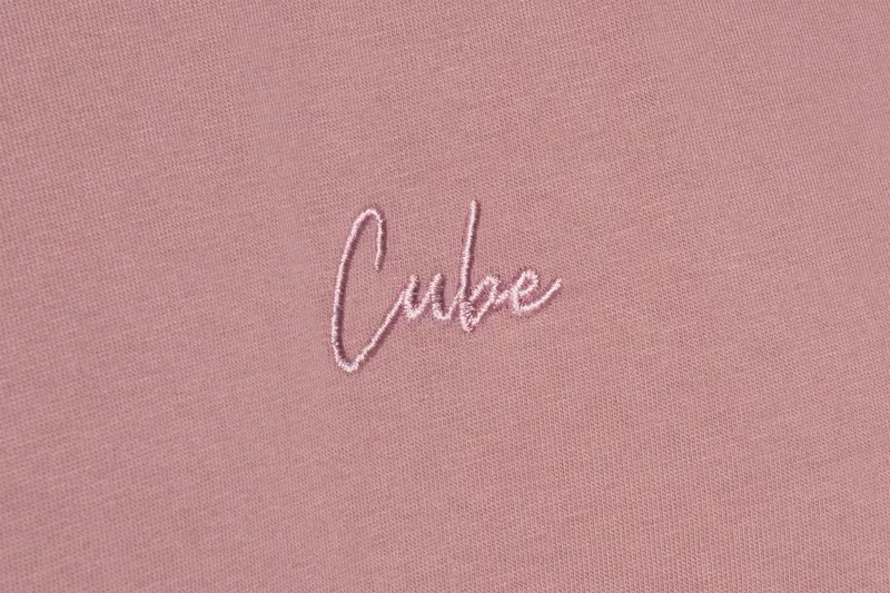 CUBE Organic T-Shirt SCRIPT GTY FIT in Lavender-2
