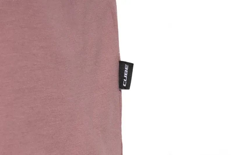 CUBE Organic T-Shirt SCRIPT GTY FIT in Lavender-3