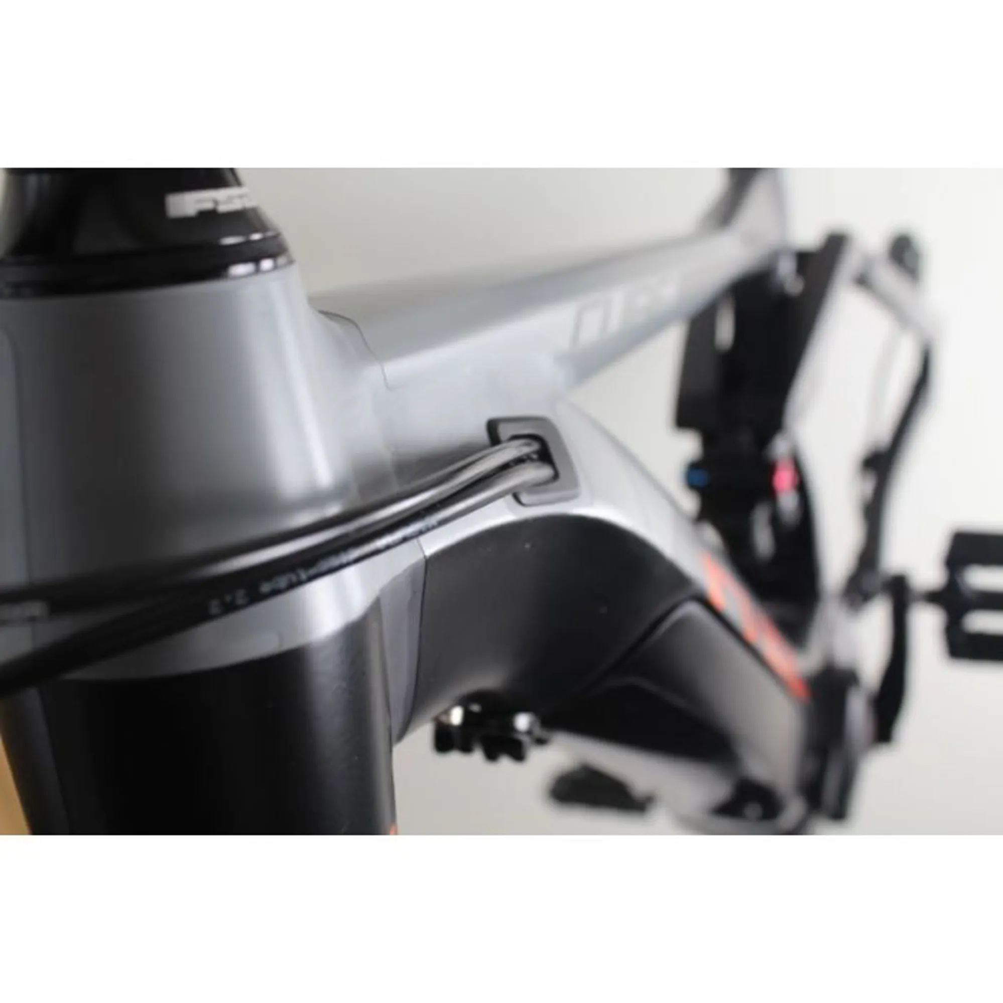 Invisiframe Fitting Invisiframe Kit InvisiFrame Full Sus Instore