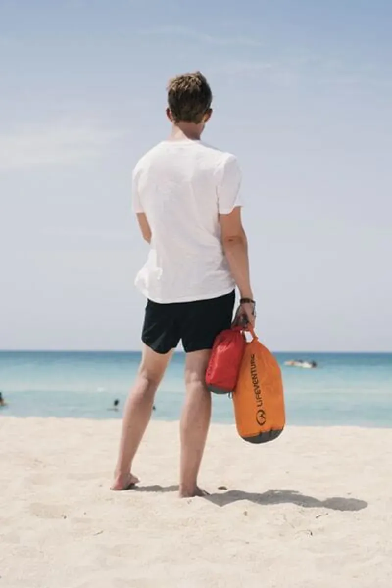 Lifeventure Bags LV Ultralight Dry Bag Red 2 Litres -3