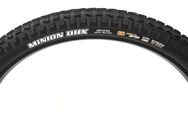 Maxxis Minion DHX Tyre in Black-2