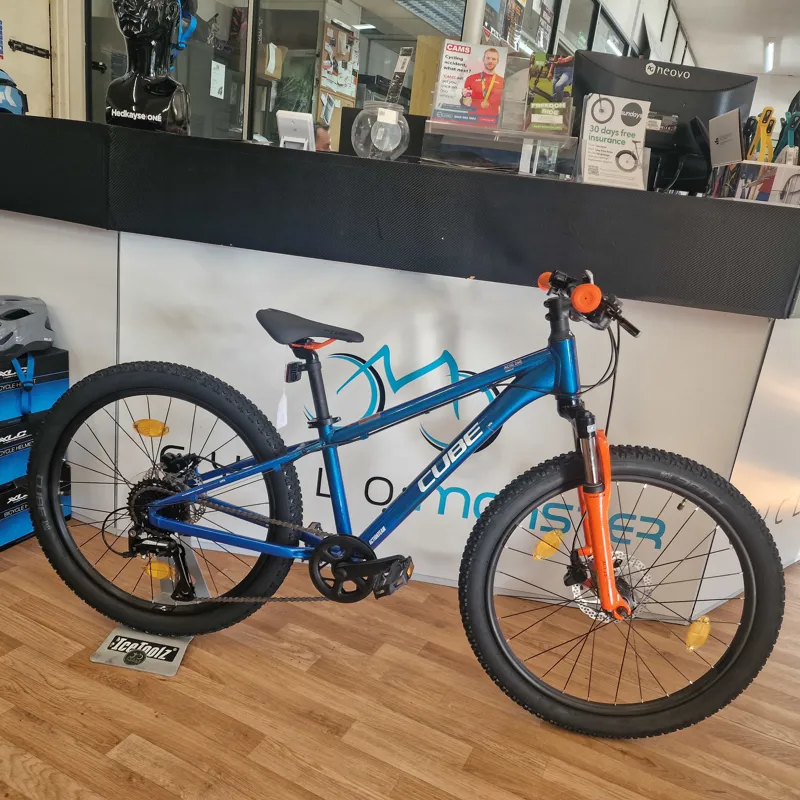 Cube Acid 240 Disc Kids Bike In Actionteam-1
