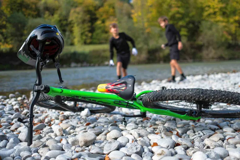 Sqlab Flames Saddle 6 1/2 Ergowave for Kids-1