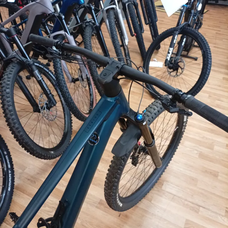 Used Bike Scott Genius 930 Large in Blue -5