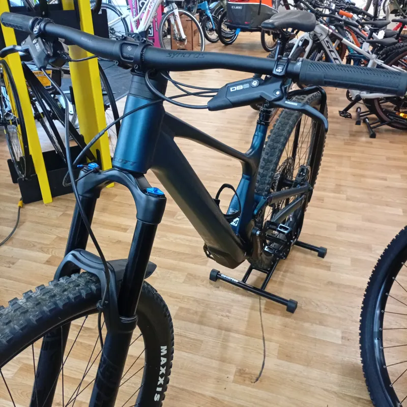 Used Bike Scott Genius 930 Large in Blue -2
