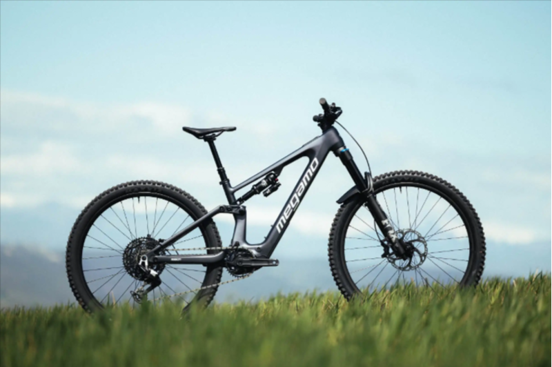 Megamo Reason AL 07 Avinox Electric Mountain Bike in Black-2