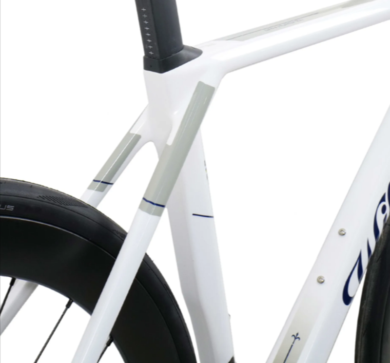 Wilier Granturismo SL 105 Di2 Road Bike in White-6
