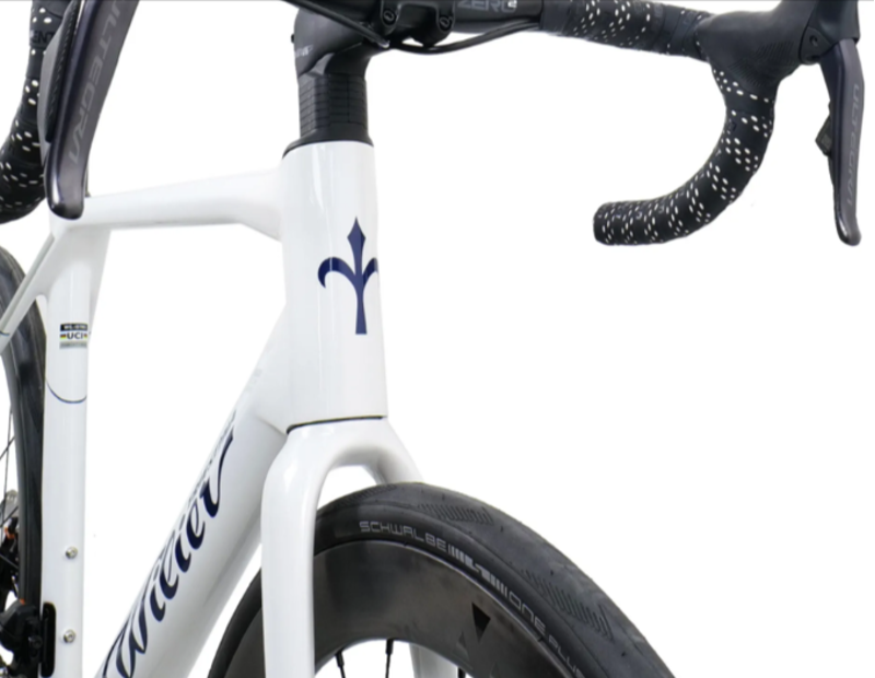 Wilier Granturismo SL 105 Di2 Road Bike in White-5