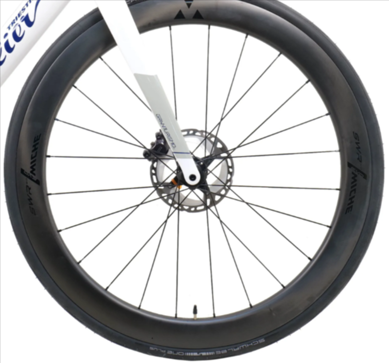 Wilier Granturismo SL 105 Di2 Road Bike in White-4