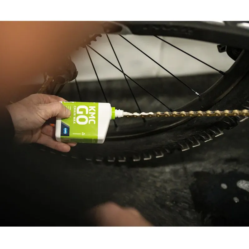 KMC GO Chain Wax in Green-1