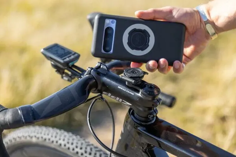 Quad Lock Stem Cap Mount In Black-1