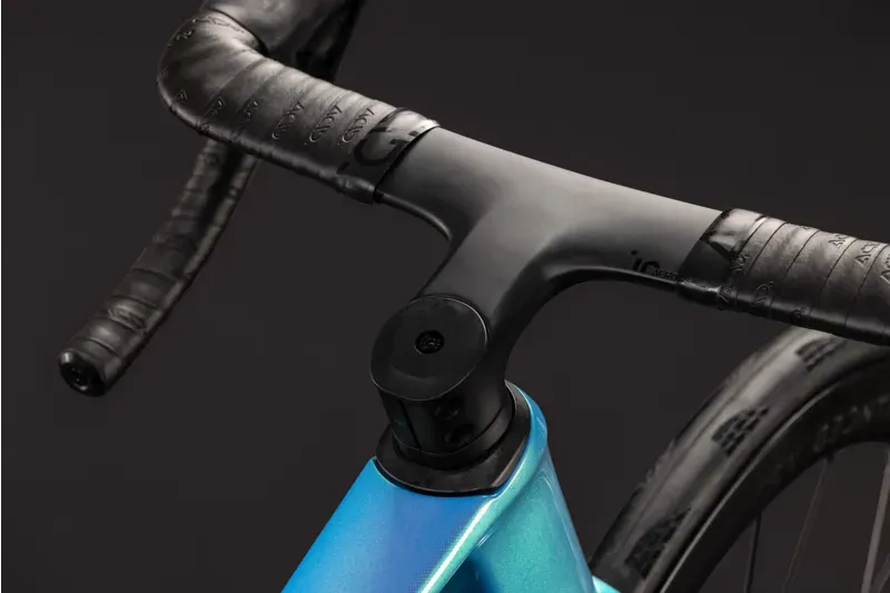 Cube Agree C:62 Pro Road Bike in Dream/Black-5