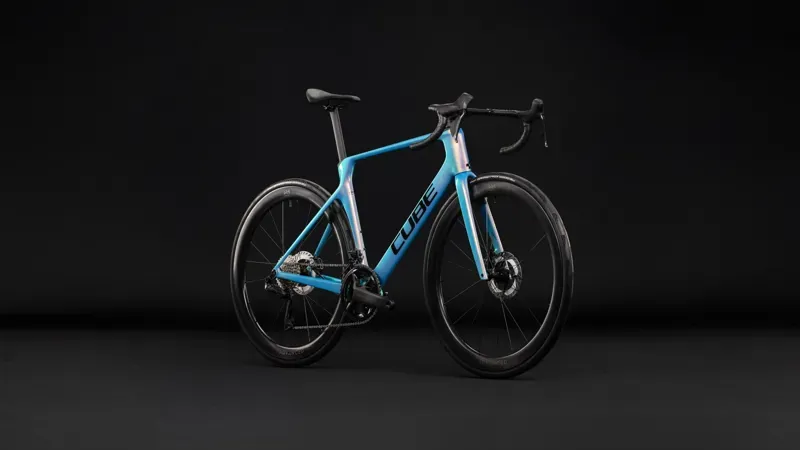 Cube Agree C:62 Pro Road Bike in Dream/Black-2