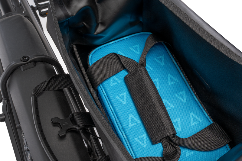 Acid Cooler Bag Insert for 15-litre Pannier Bags in Blue-2